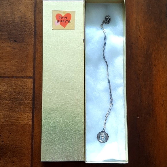✝️ Beautiful Holy Communion Necklace - Picture 3 of 6